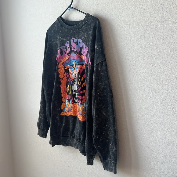 No Boundaries Graphic Sweatshirt/Crewneck - Womens XL - Picture 4 of 7